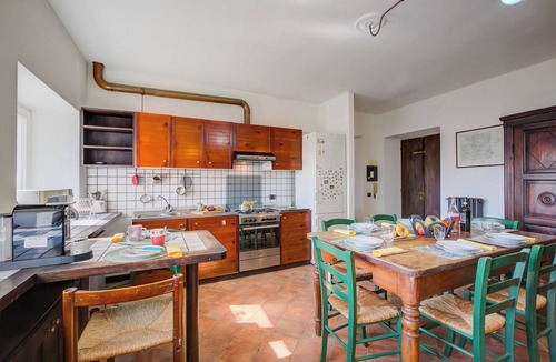 Lisanza House | Appartamento Sole: Lake Maggiore Lakefront and Panoramic View, Sesto Calende, Italy