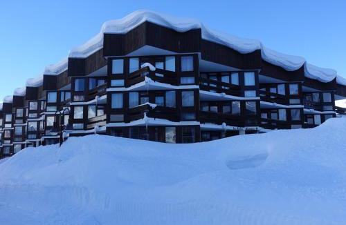 Le Lavachet Apartment | Appartement confort, accès ski, balcon ensoleillé - FR-1-502-532