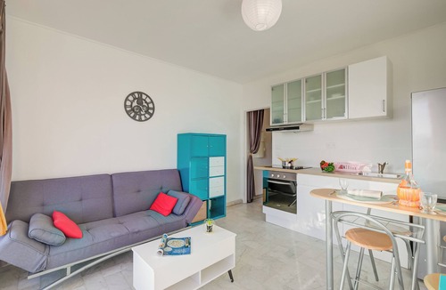 Fabron Apartment | Appartement Fabrina with Balcony and Pool, Nice, France