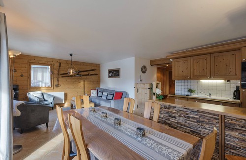 Montroc Apartment | Appt Bec A2 Alpine retreat & ski at Mont Blanc Valley, Le Tour (Argentière), France