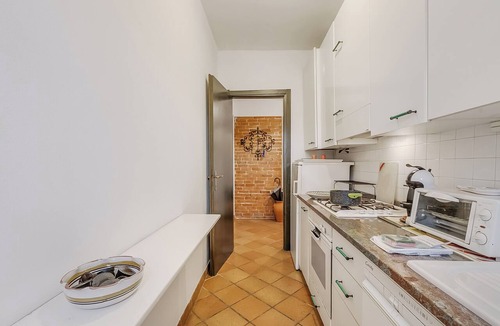 Laveno Apartment | Apt. Annamaria: Family-Friendly 2BR Central Base for Trips, Laveno Mombello, Italy