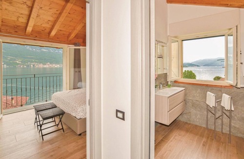 Lezzeno Apartment | Awesome apartment in Lezzeno -CO-