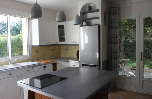 Noves House | Bastide des Tilleuls, a quiet and shaded retreat between Saint-Rémy-de-Provence and Avignon