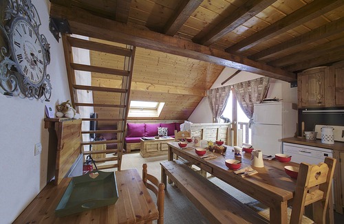 Valmorel Ski Chalet | Beautiful duplex apartment in a chalet with shared sauna, 300m from the slopes