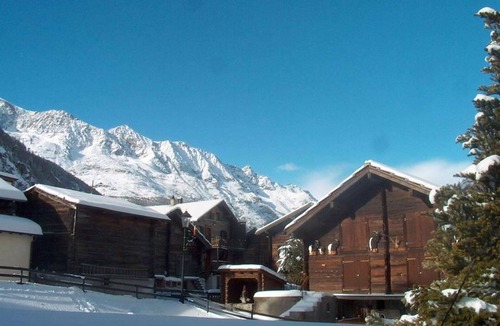 Saas Almagell Apartment | Beautiful apartment for 4 people with WIFI, hot tub, TV and balcony