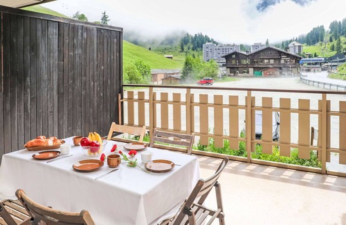 Noveli Apartment | Beautiful apartment for 4 guests with WIFI, TV, balcony and pets allowed