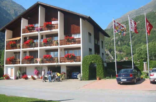 Reckingen Apartment | Beautiful apartment for 4 people with WIFI, TV, balcony and pets allowed