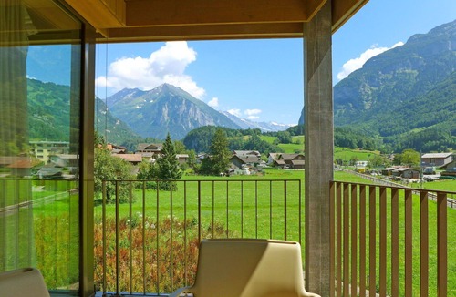 Meiringen Apartment | Beautiful apartment for 8 guests with WIFI, TV, terrace and pets allowed