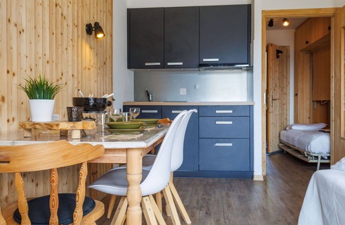 Veysonnaz Apartment | Beautiful apartment for 3 people with WIFI, TV and balcony