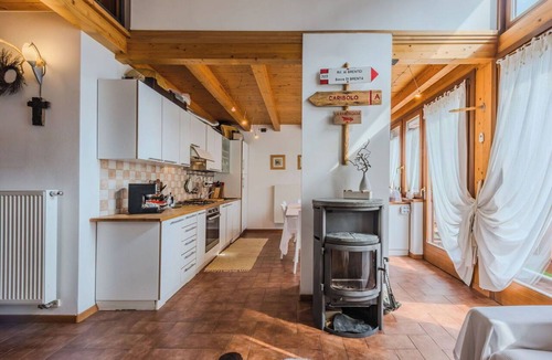 Carisolo Apartment | Beautiful apartment for 5 people with WIFI, TV and patio