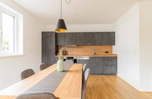 Fronhausen Apartment | Beautiful apartment for 6 people with WIFI, TV and patio