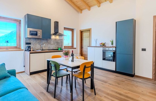 Valtellina Apartment | Beautiful apartment for 6 guests with WIFI, A/C, TV and terrace