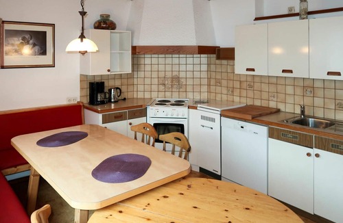 Pfunds Apartment | Beautiful apartment for 8 guests with WIFI, TV, balcony and pets allowed