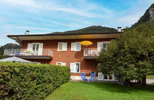 Vesta Apartment | Beautiful apartment for 6 guests with WIFI, TV, terrace and pets allowed