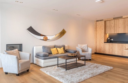 Castelrotto Ski Chalet | Beautiful Holiday Apartment "Aura Chalets No 2" with Mountain View, Wi-Fi & Garden