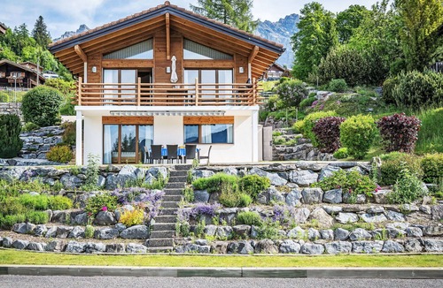 Ovronnaz House | Beautiful private villa for 10 guests with WIFI, TV, terrace, pets allowed and panoramic view