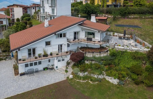 Leggiuno Villa | Beautiful private villa for 8 guests with WIFI, TV, terrace and pets allowed