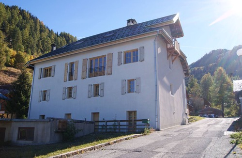 La Roche Ski Chalet | Beautiful, spacious chalet, with garden and bike room