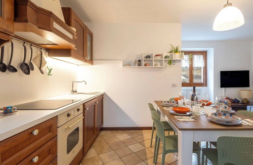Valtellina Apartment | Beautiful villa for 7 people with WIFI, TV, balcony and pets allowed