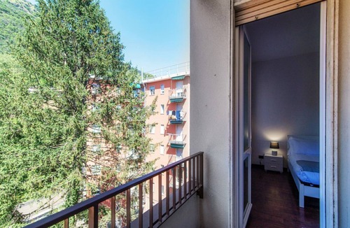 Maslianico Apartment | Between Italy and Switzerland (La Casa di Barbara)