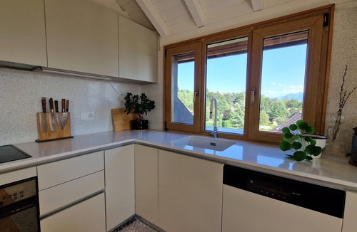 Jouxtens-Mezery Apartment | Breathtaking view of Lake Geneva and the mountains will definitely seduce you!
