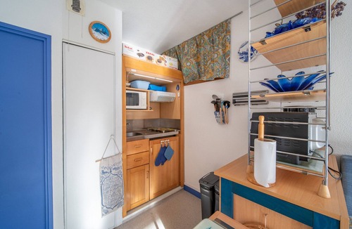 Le Corbier Apartment | Bright Alcove Studio for 6, at the foot of the slopes