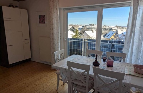 Hallenberg Apartment | Bright apartment (81sqm) with wood-burning stove and balcony with view