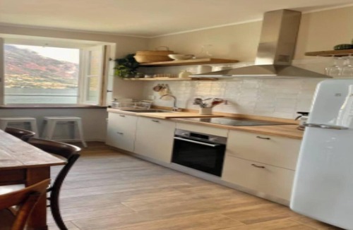 Lezzeno Apartment | Bright Apartment with Lake Views and Private Garden