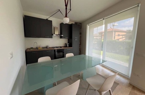 Vertova Apartment | Bright three-room apartment with garden