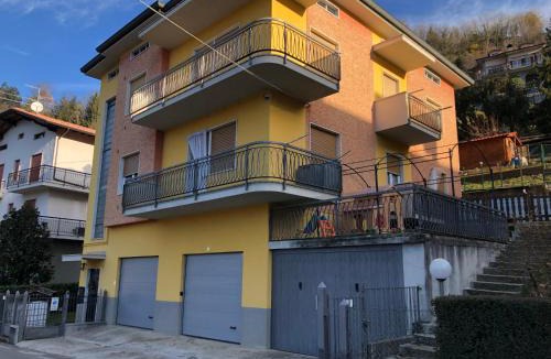 Zogno Apartment | Bronson Home Ampio appartamento con vista panoramica