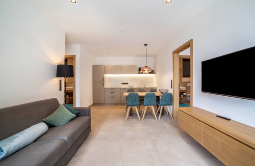 Saltusio Apartment | Camping Passeier Apartment Abendrot with Mountain View, Wi-Fi and Terrace