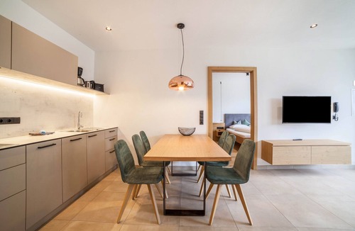 Saltusio Apartment | Camping Passeier Apartment Abendrot with Mountain View, Wi-Fi and Terrace