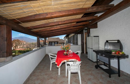 Leggiuno Apartment | Casa Amabile in Leggiuno Salty-Water Pool, Leggiuno, Italy