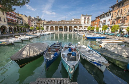 Desenzano del Garda Apartment | Casa Del Lago in Desenzano Centre, Desenzano Del Garda, Italy