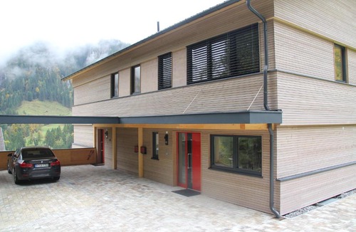 Brand House | Casa Elena