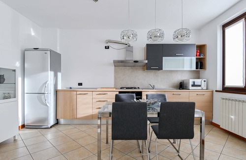 Costa Volpino Apartment | Casa Pierina