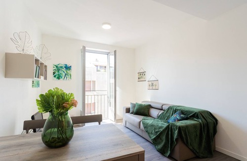 Como City Centre Apartment | Central & Green Apartment