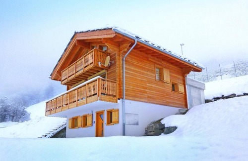 Heremence Ski Chalet | Chalet, 350m from shops, balcony, fireplace or stove, parking, tv, 150m², Thyon
