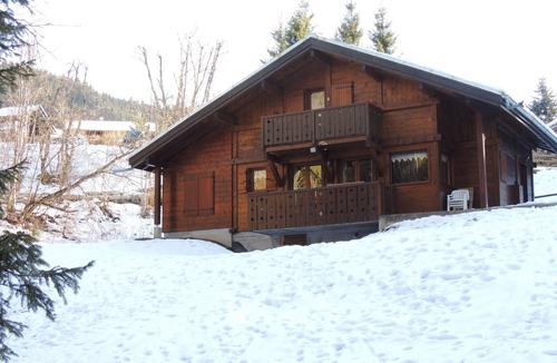 Les Carroz-d'Araches Ski Chalet | Chalet 8 people close to the village center and slopes