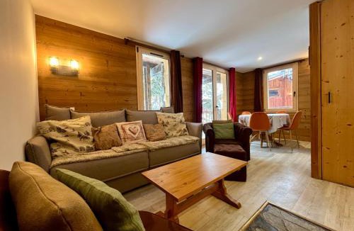 Le Lavachet Apartment | Chalet - Apt 5pax au pied des pistes - parking - skiroom - cheminée - balcons