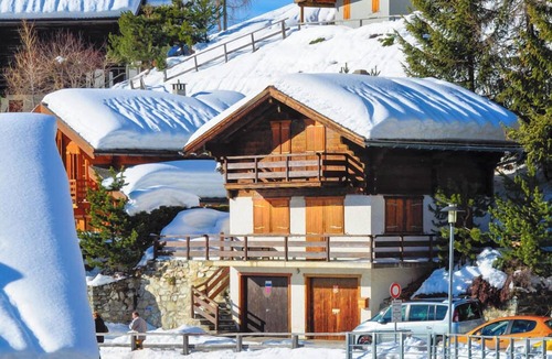 Saint-Luc Ski Chalet | Chalet chaleureux et confortable, idéal pour 6 personnes, situé à 30 mètres des pistes et du départ