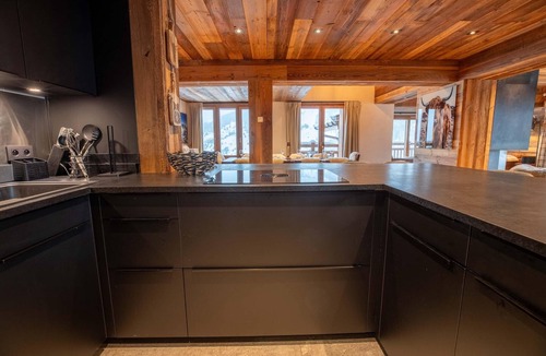 Meribel-Mottaret Ski Chalet | Chalet Chardon Bleu : hot tub, hammam and sauna in Méribel Mottaret