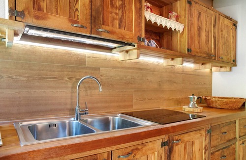 Monno Ski Chalet | Chalet 'dei Cervi' with Mountain View, Private Garden and Balcony