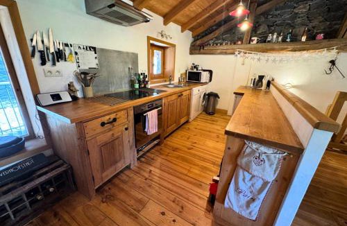 Villarabout Apartment | Chalet Chardons - Chalet Authentique pour 8 personnes proche des 3 Vallées MAE-3704