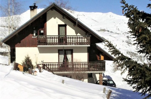 Le Corbier Ski Chalet | Chalet, Ground floor, balcony, fireplace or stove, tv, ski locker, 150m², Le Corbier