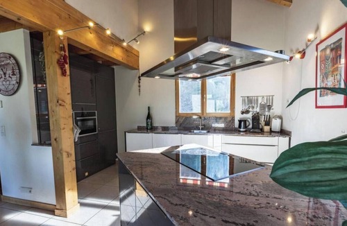 Valfrejus Ski Chalet | Chalet, Ground floor, view valley, terrace, fireplace or stove, tv, ski locker, 158m², Valfréjus