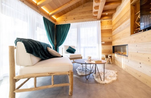 Valtellina Ski Chalet | "Chalet Imbosc'chè" with Mountain View, Garden and Wi-Fi