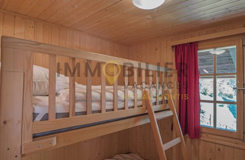 Saint-Luc Ski Chalet | Chalet individuel historique et plein de charme construit en madrier avec le bois de l’ancien rucher