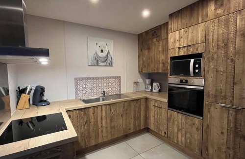 Les Menuires Apartment | Chalet "Linette" - 120 m2 - 4 bd. 8 pers. Ski in, ski out