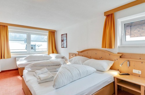 Sankt Anton am Arlberg Cottage | Chalet Martin Room 2 - Chalet Martin